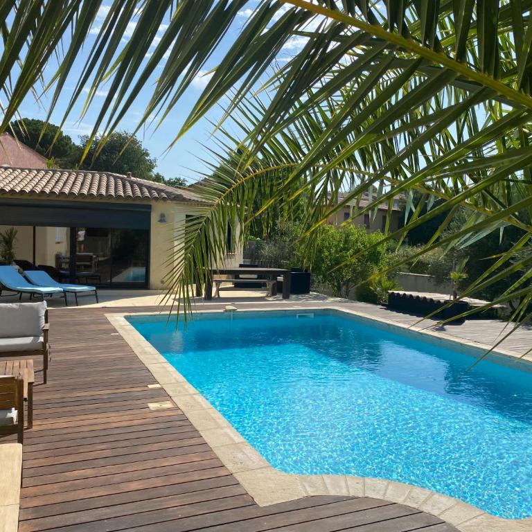 Détente à Lorgues avec piscine privée - Appartement - Vue sur Piscine - 5