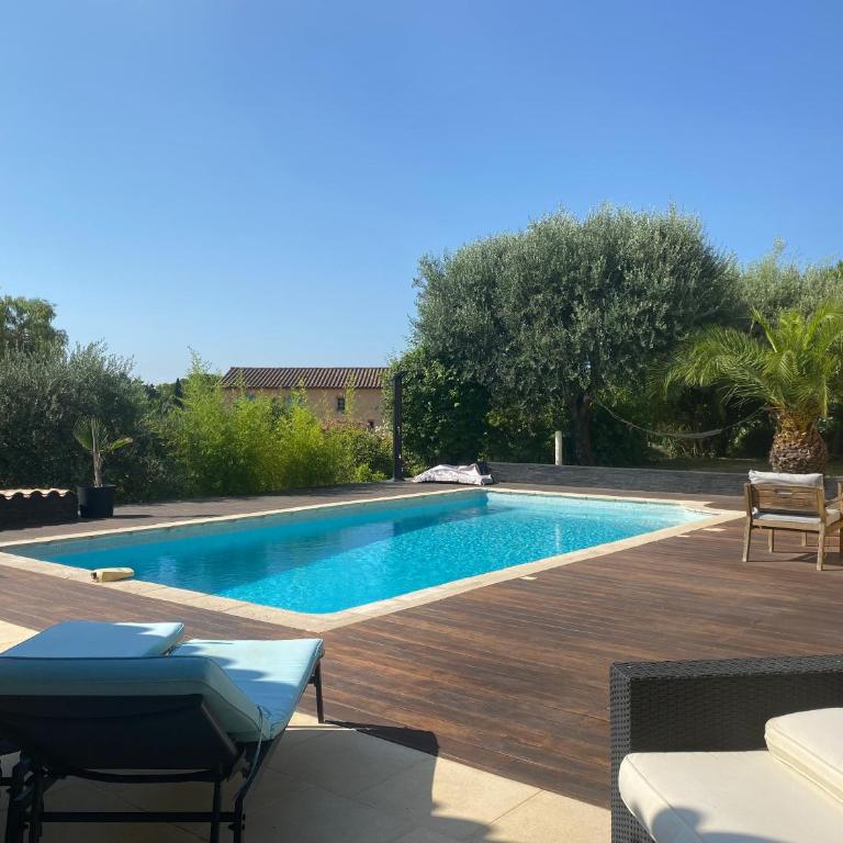 Détente à Lorgues avec piscine privée - Appartement - Vue sur Piscine - 8
