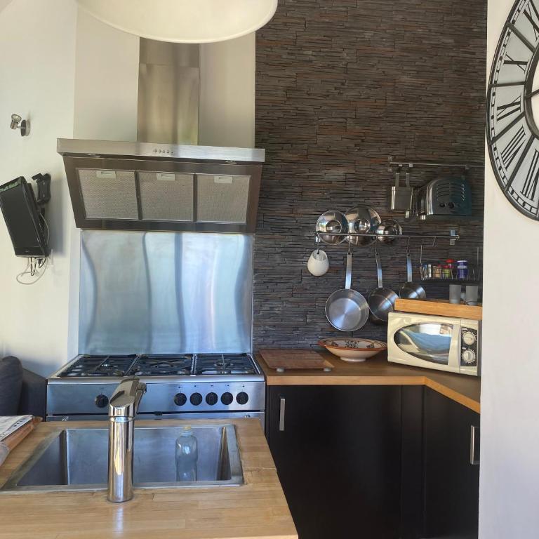 Détente à Lorgues avec piscine privée - Appartement - Vue sur Piscine - 15