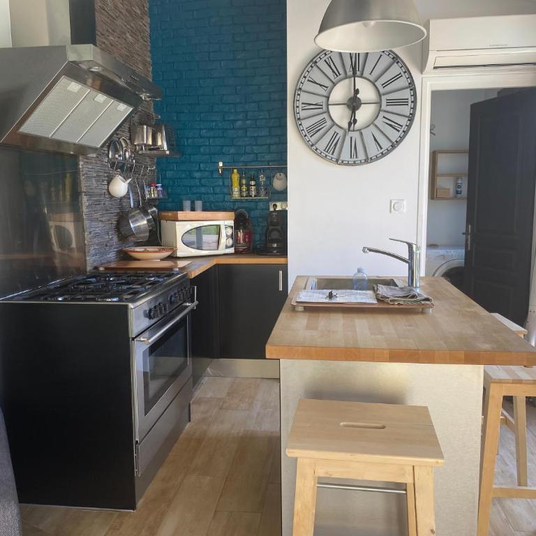 Détente à Lorgues avec piscine privée - Appartement - Vue sur Piscine - 13