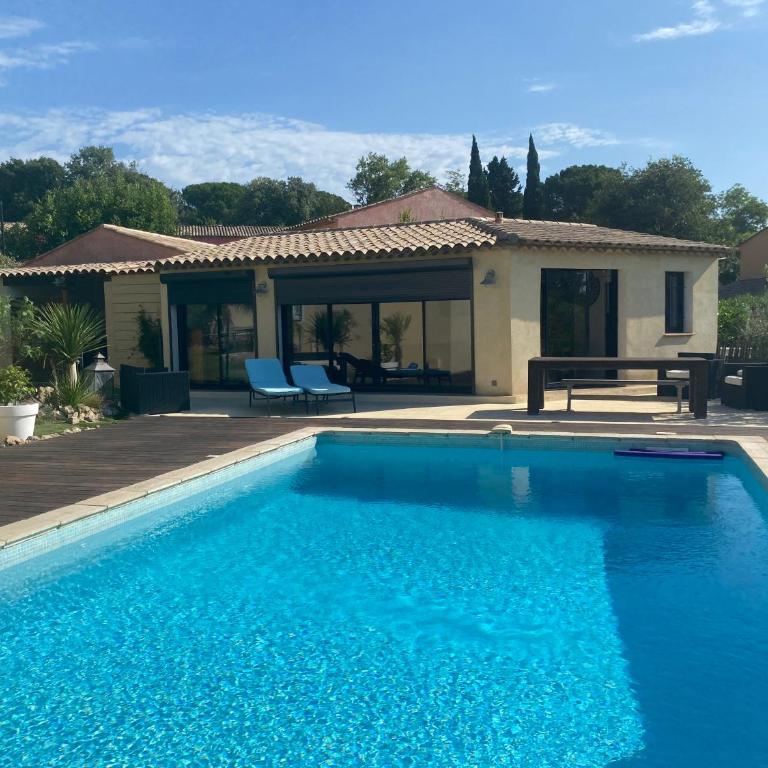Détente à Lorgues avec piscine privée - Appartement - Vue sur Piscine - 1