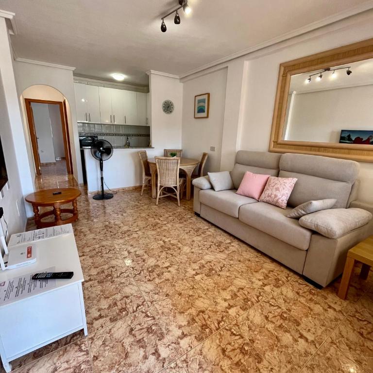 Tranquil Self Catering Golf Course Apartment - One-Bedroom Apartment - 9
