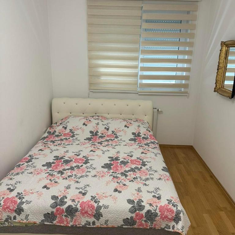 Luxury apartments - Otoka Sarajevo - Double Room with Park View - 9