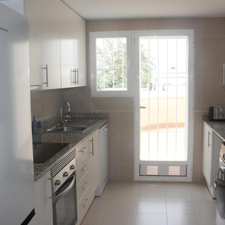 Apartamento a 250 metros de Playa Deveses - Piscina y Relax Denia - Two-Bedroom Apartment - 16