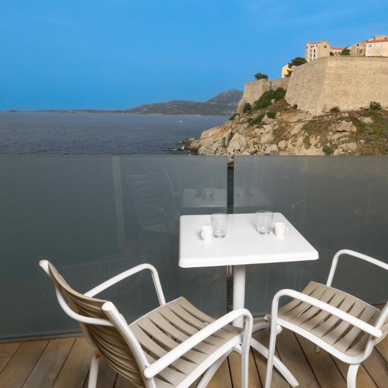 Hotel Saint Christophe - Chambre Double Supérieure - Vue Directe sur Mer - 12