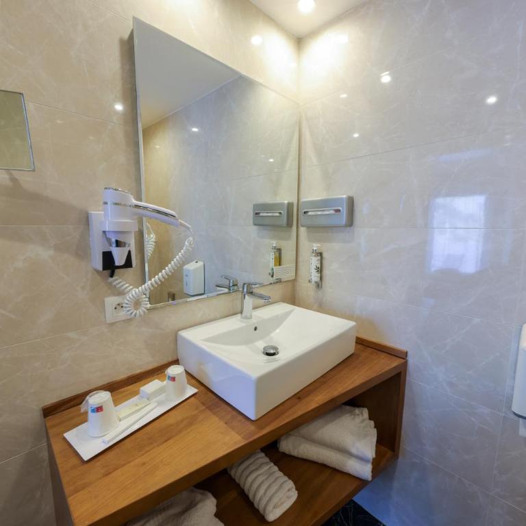 Hotel Saint Christophe - Chambre Double Supérieure - Vue Directe sur Mer - 19