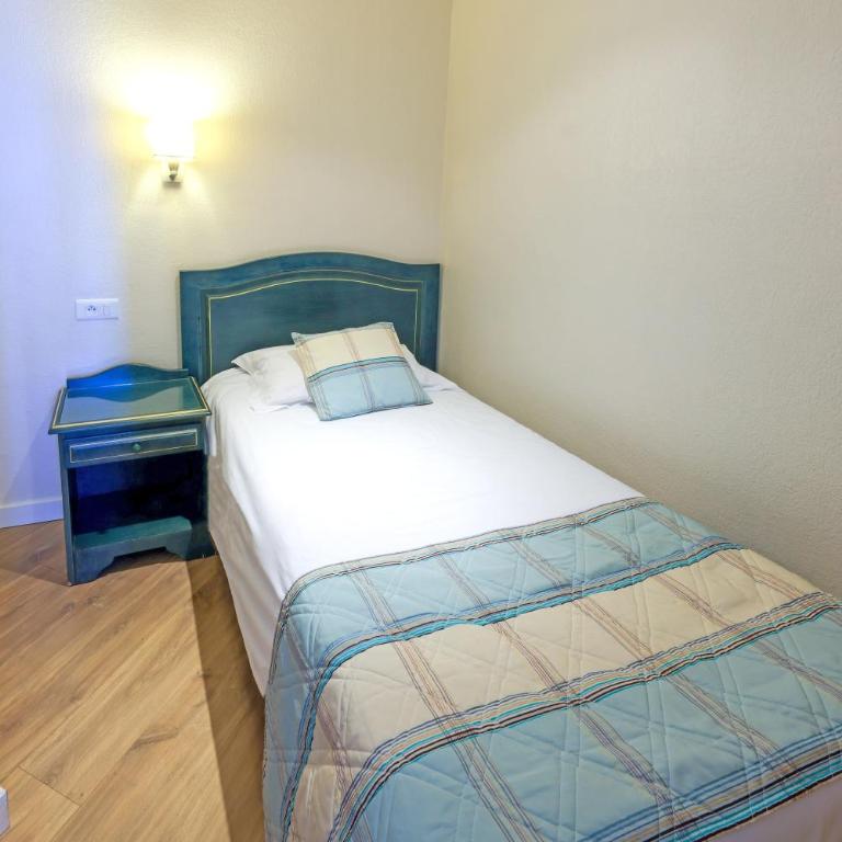 Hotel Saint Christophe - Chambre Triple Standard - Vue Partielle sur Mer - 3
