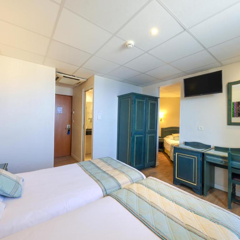 Hotel Saint Christophe - Chambre Triple Standard - Vue Partielle sur Mer - 5