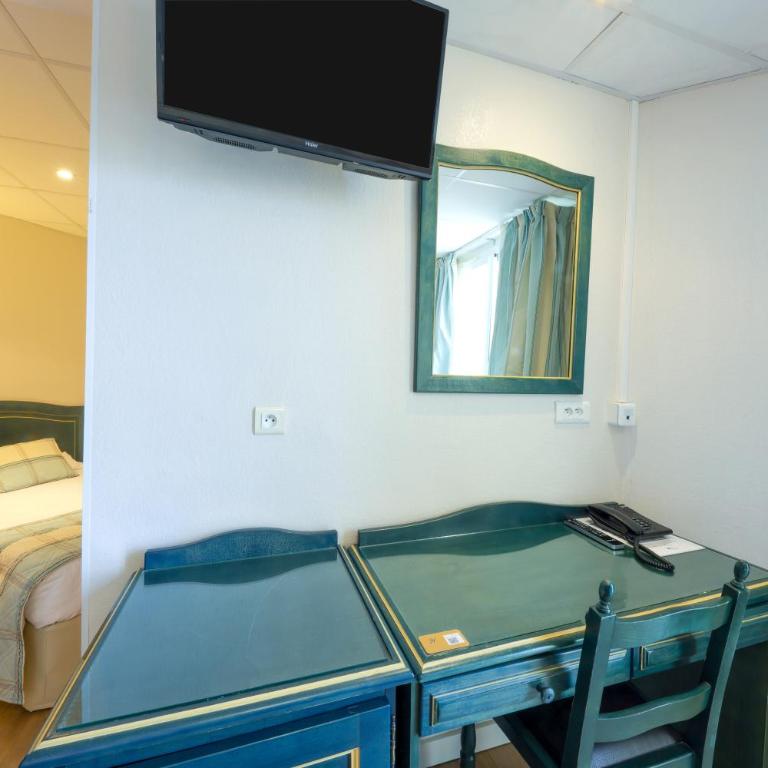 Hotel Saint Christophe - Chambre Triple Standard - Vue Partielle sur Mer - 7