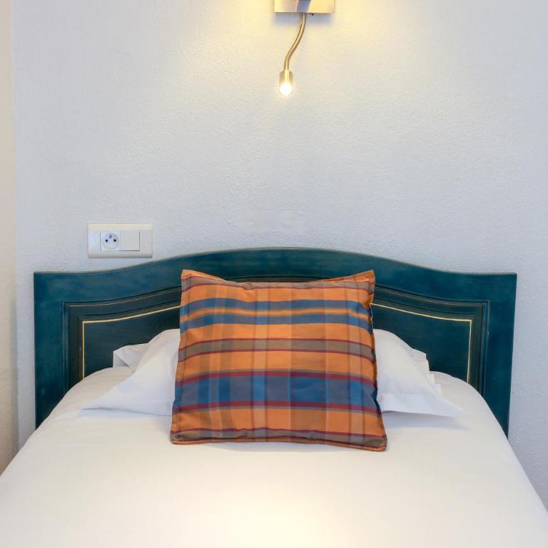 Hotel Saint Christophe - Chambre Triple Standard - Vue Partielle sur Mer - 9