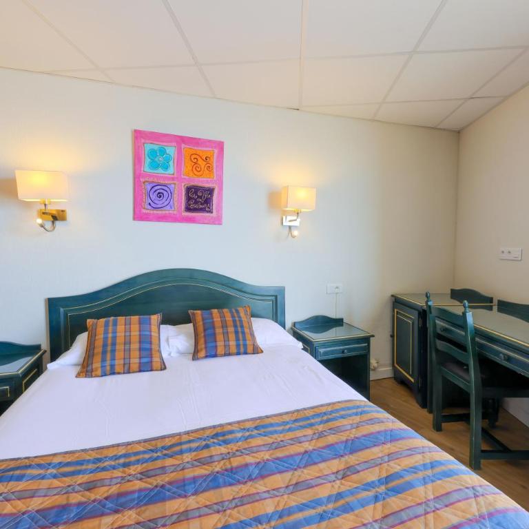 Hotel Saint Christophe - Chambre Triple Standard - Vue Partielle sur Mer - 15