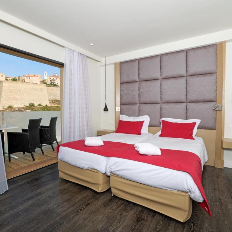 Hotel Saint Christophe - Chambre Triple Supérieure - Vue Directe sur Mer - 7