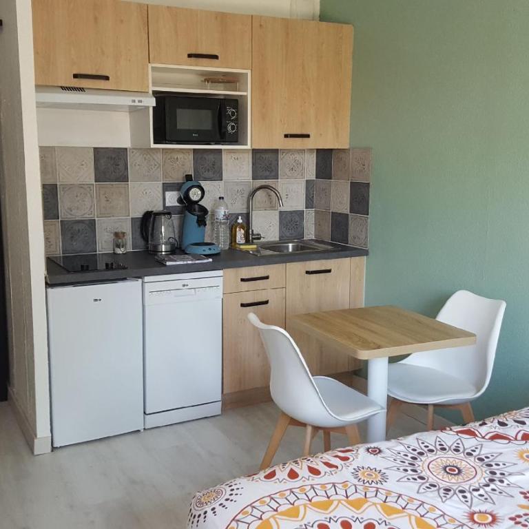 Grand jardin, plage, agréable, hôte reactif - Apartment mit 1 Schlafzimmer - 1