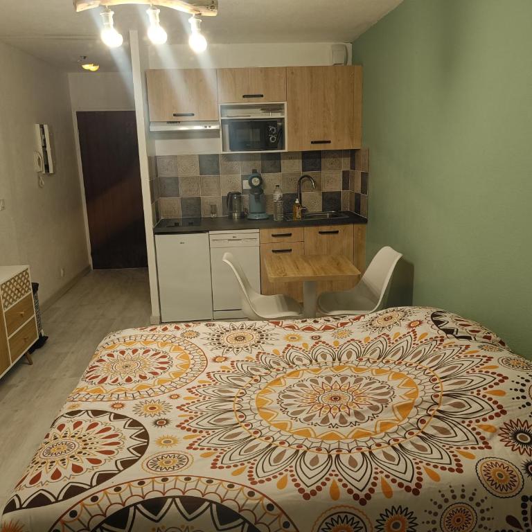 Grand jardin, plage, agréable, hôte reactif - Apartment mit 1 Schlafzimmer - 3