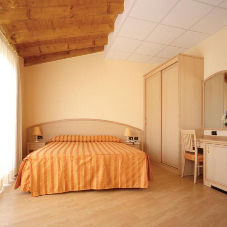 Hotel Residence Dei Fiori - Camera Matrimoniale - 1