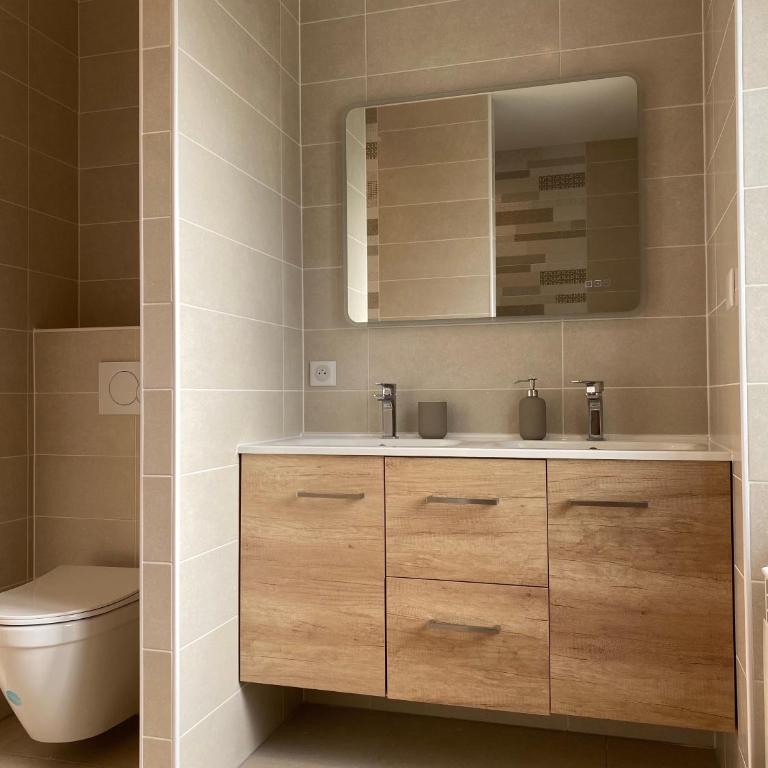 T3 rénové, jardin parking & garage privé, proche centre - Casa de 2 dormitorios - 17