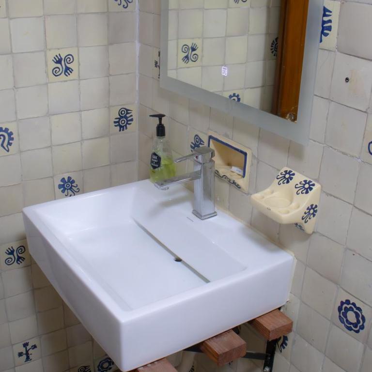 Suites Las Plazas - Apartamento con balcón - 7