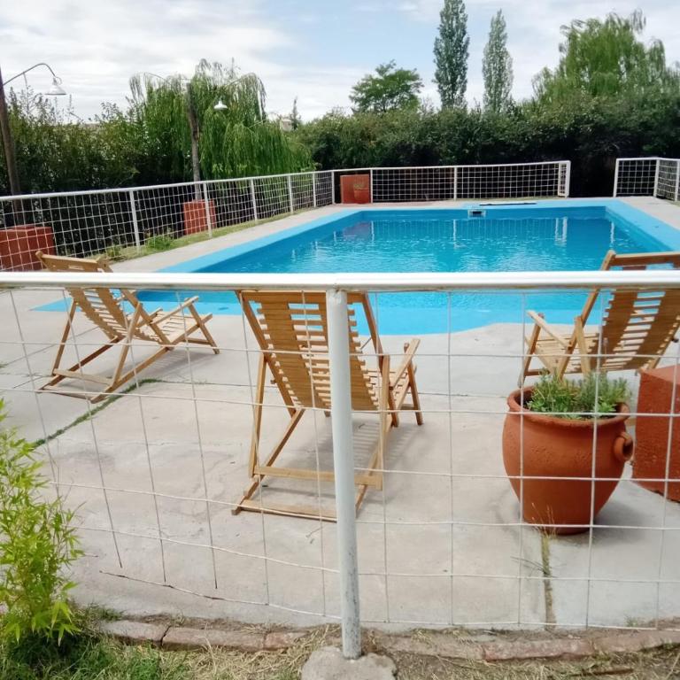 Casa Rural en San Rafael con pileta - Casa Unifamiliar de 3 dormitorios - 2