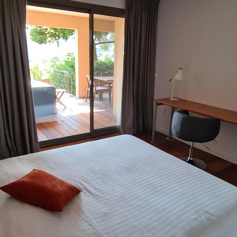HPC Suites - Cassis Centre - Parking Securisé et Piscine Chauffée - Suite Deluxe - 9