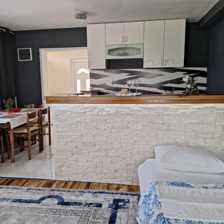 Apartman Glorija - Studio Apartment - 9