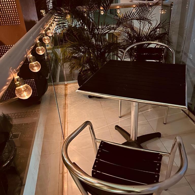 Edificio con piscina frente al mar con Excelente ubicación piso 4 - Apartamento de 2 dormitorios - 23