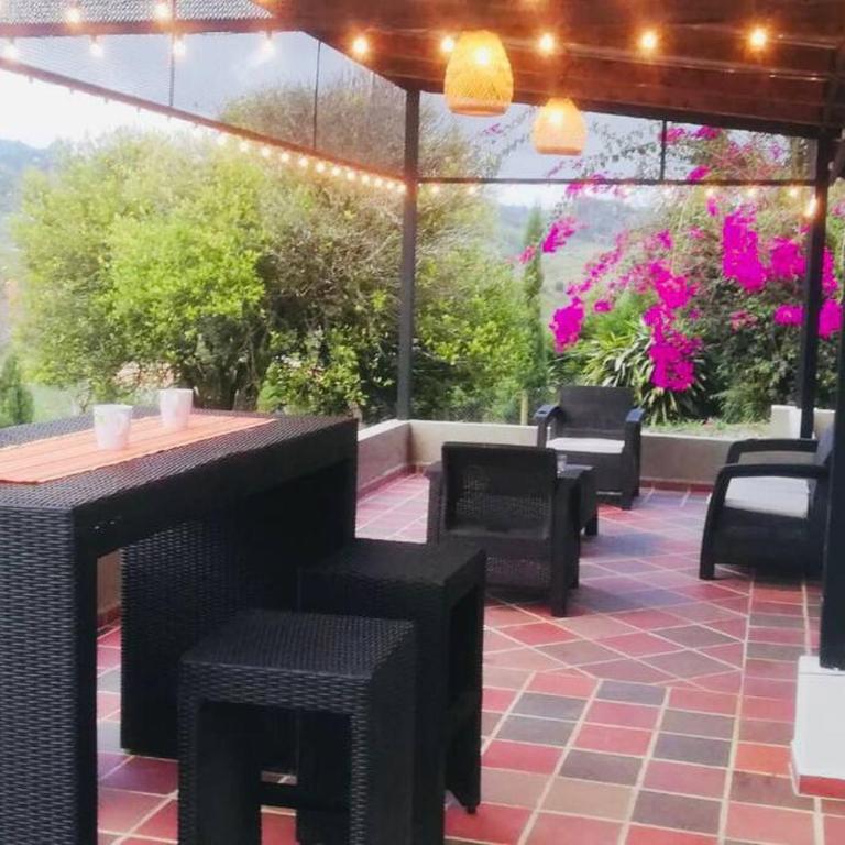 Cozy lakefront House for 6 (Guatape dam) - Casa de 2 dormitorios - 6