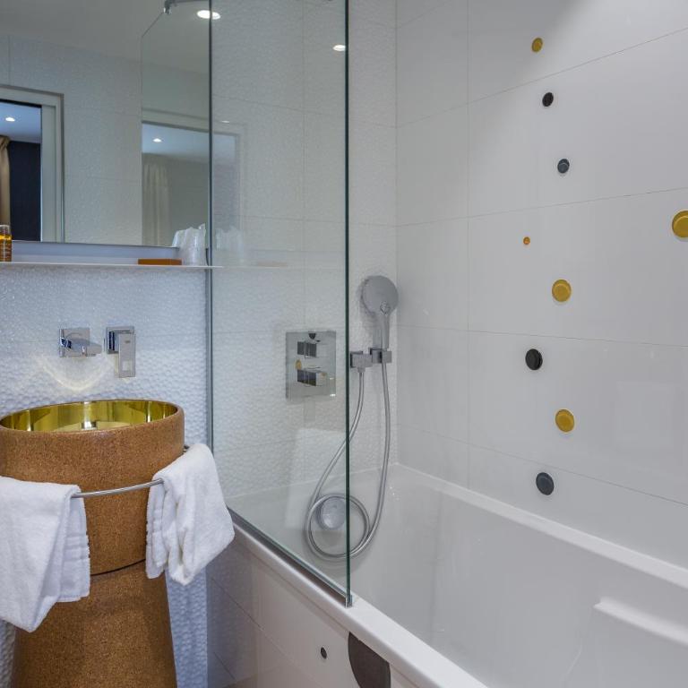 Hotel Les Bulles De Paris - Suite - 10