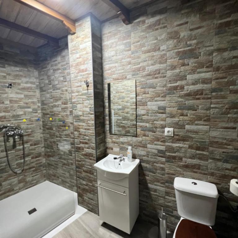 Alojamiento Cerro de las Salinas - Habitación Doble con baño privado - 9