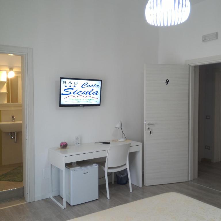 B&B Costa Sicula - Camera Matrimoniale con Balcone - 1