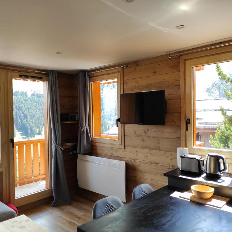 Appartement 3 étoiles avec balcon, vue montagne à Méribel Mottaret - Two-Bedroom Apartment - 1