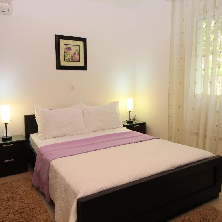 Apartments Kordić - Studio with Patio and Sea View - 4