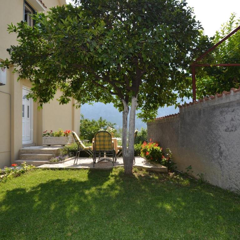 Apartments Kordić - Studio with Patio and Sea View - 5