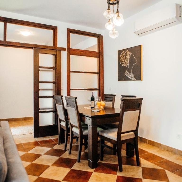 Villa Chantal - Apartment with Terrace - 11