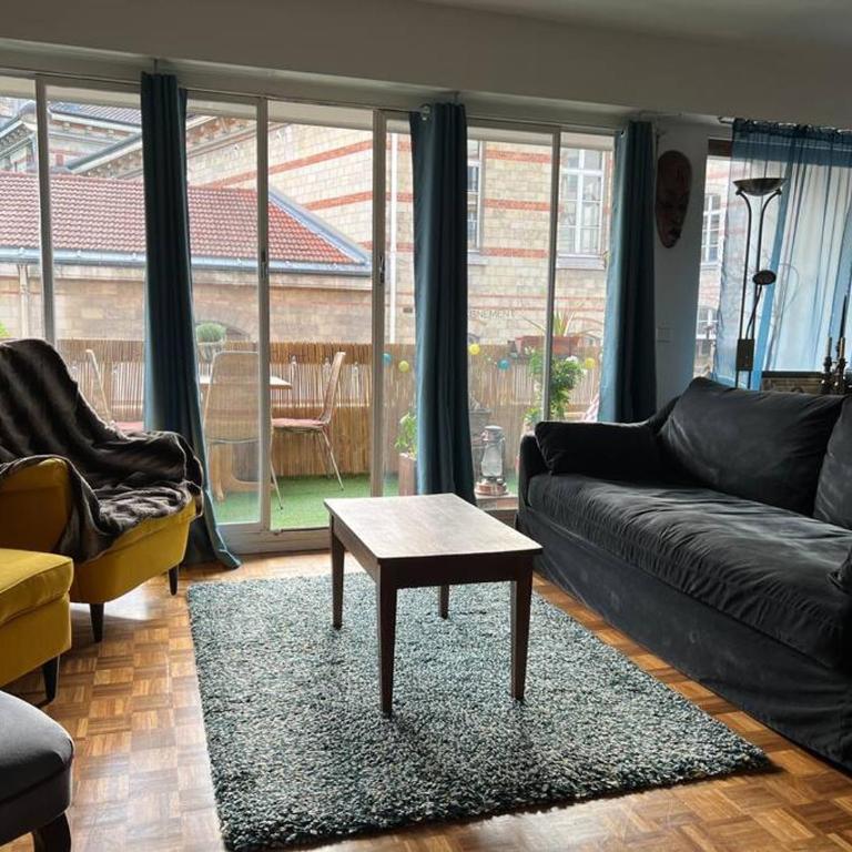 Grand appartement avec balcon et parking gratuit sur place - Appartamento con 2 Camere da Letto - 11
