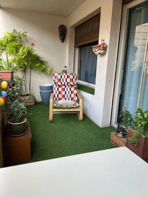 Grand appartement avec balcon et parking gratuit sur place - Appartamento con 2 Camere da Letto - 17