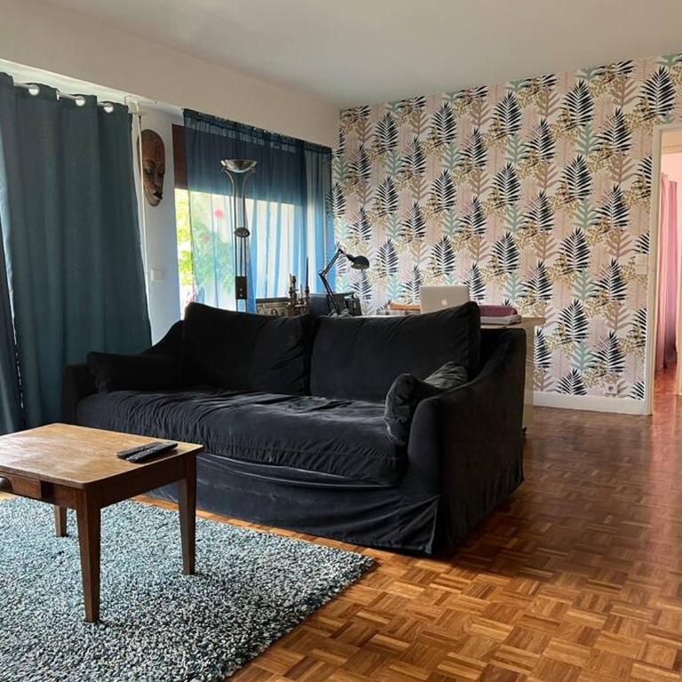 Grand appartement avec balcon et parking gratuit sur place - Appartamento con 2 Camere da Letto - 21