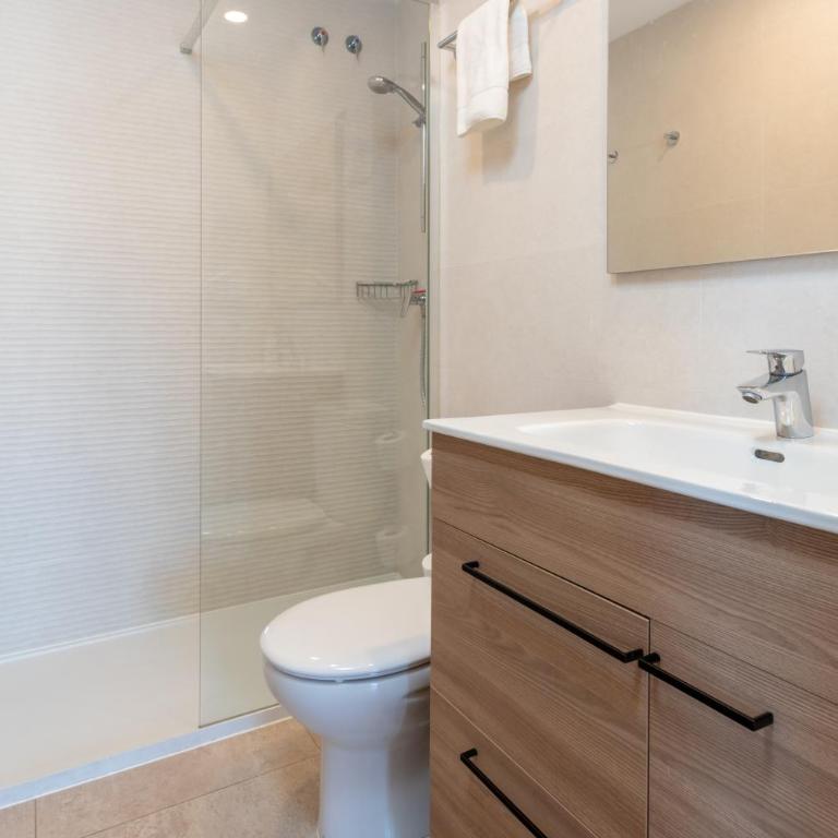 Marina Beach Apartaments - Sea views in the heart of Lloret - Estudio con balcón - 2
