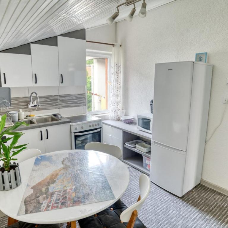 Baka Zlata Apartments - Suite sa Bračnim Krevetom (King-size) i Balkonom - 7