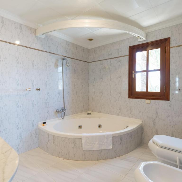 Sonnenland Hill Villas - Three-Bedroom Villa - 5