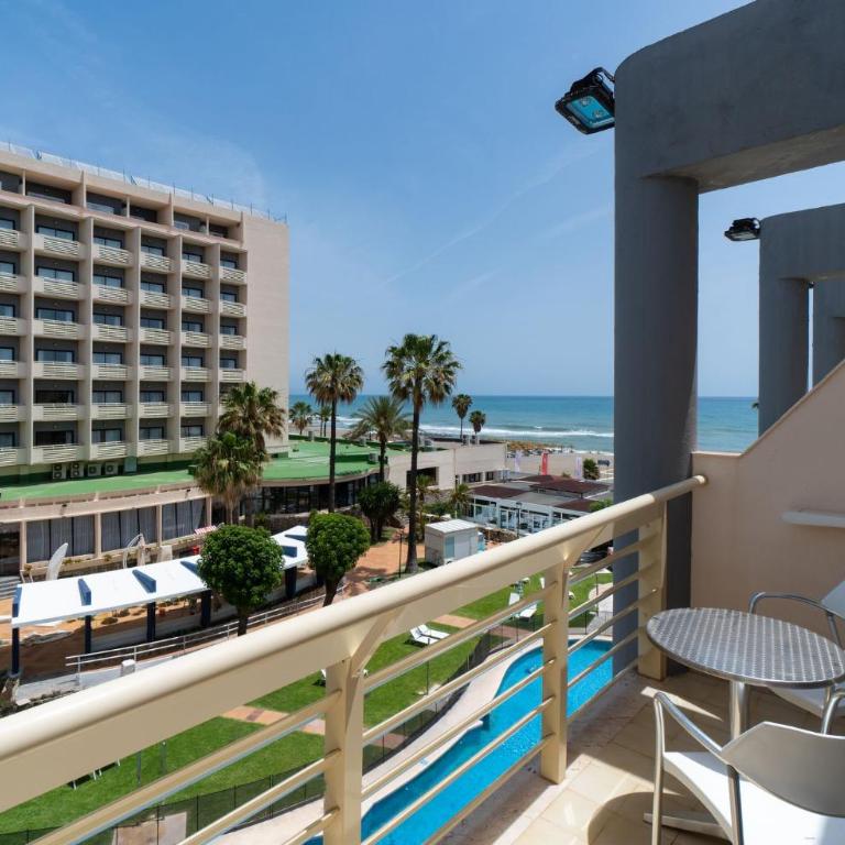 Medplaya Hotel Pez Espada - Habitación Club Superior con vistas a la piscina (2 adultos) - 2