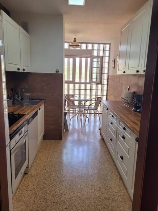 Balcon al Mediterráneo - Three-Bedroom Apartment - 22