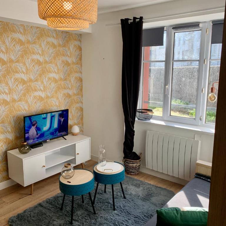 RÉPUBLIC’STUDIO AVEC PARKING ! - One-Bedroom Apartment - 4