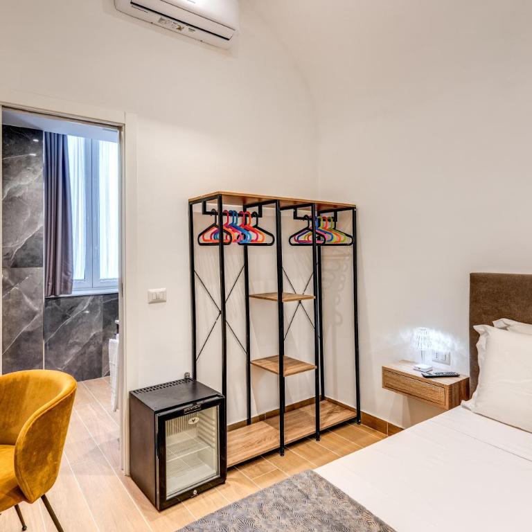 Domus Partenopea - Large Double Room - 1