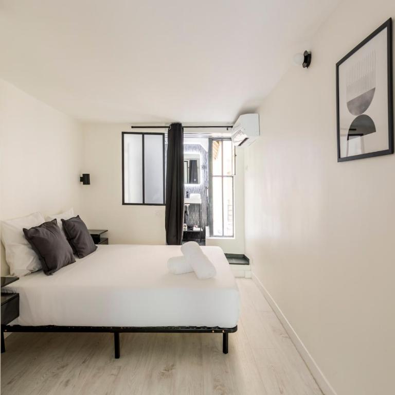 Design 1 BDR with AC - One-Bedroom Apartment - 8