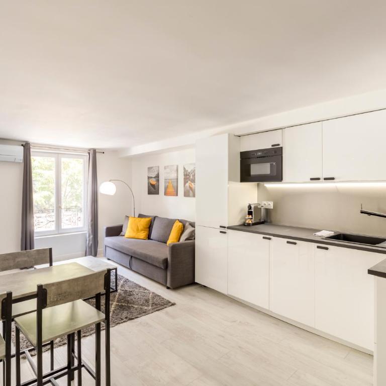 Design 1 BDR with AC - One-Bedroom Apartment - 13