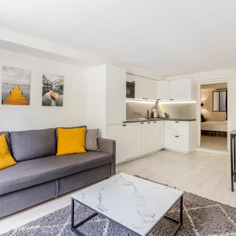 Design 1 BDR with AC - One-Bedroom Apartment - 5