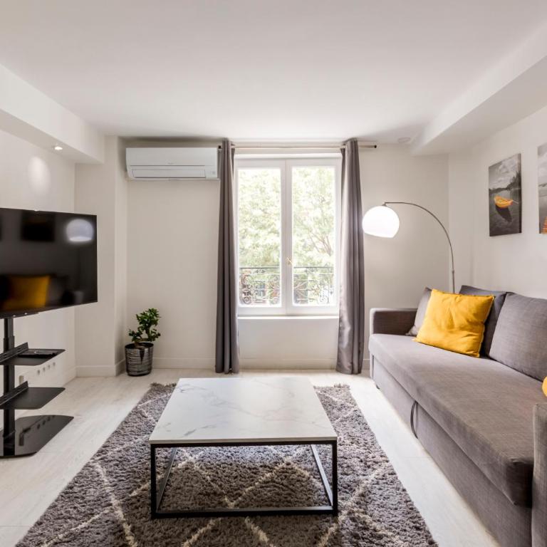 Design 1 BDR with AC - One-Bedroom Apartment - 7