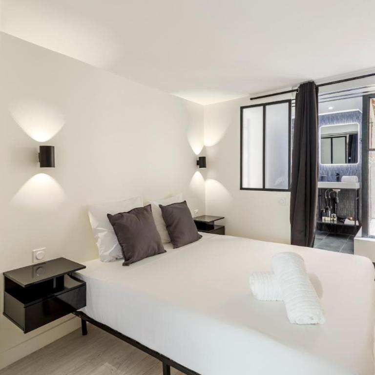 Design 1 BDR with AC - One-Bedroom Apartment - 11