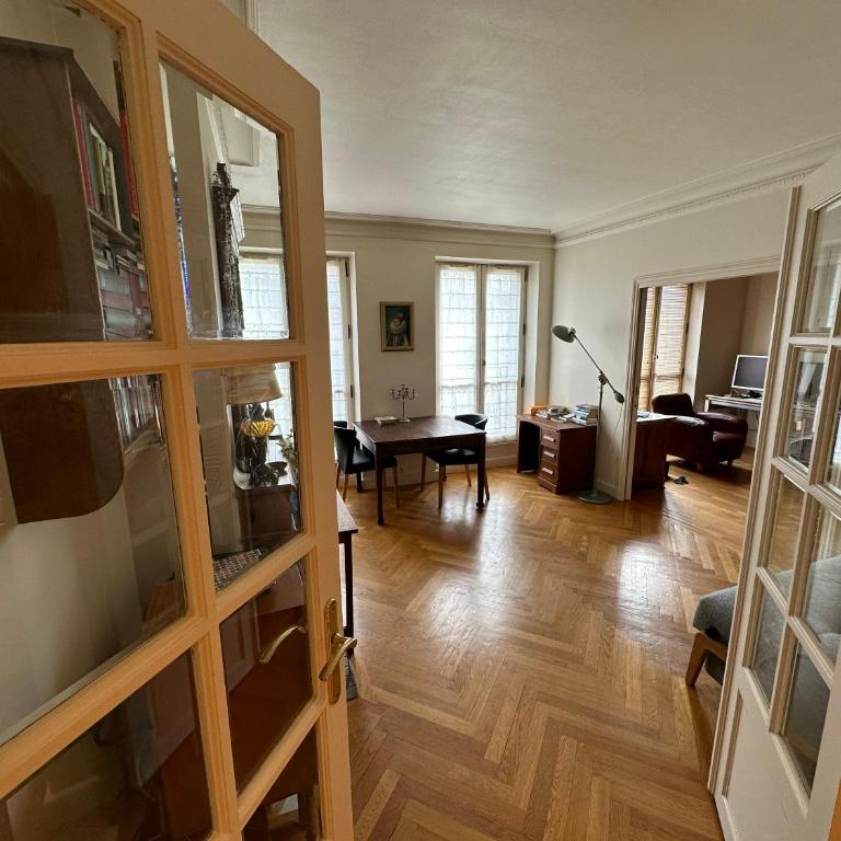 70 sqm apartment in 75008 Paris - Appartement 1 Chambre - 2