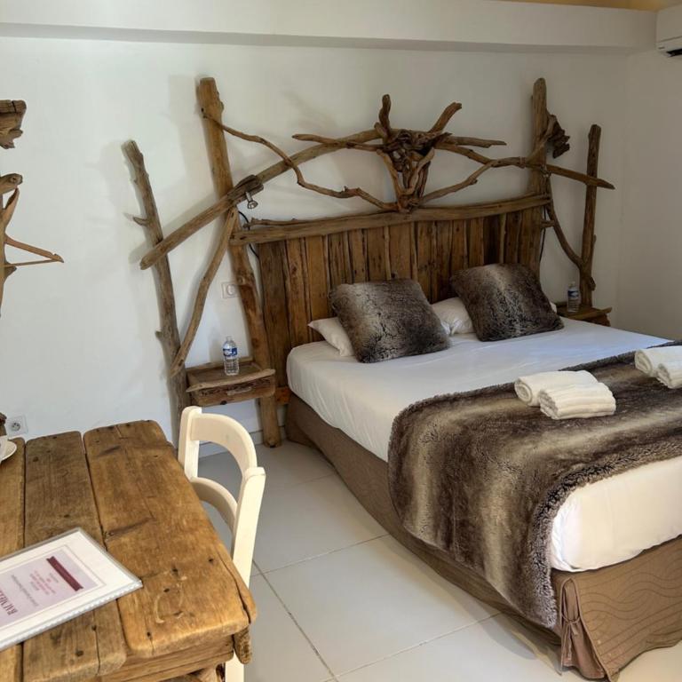 Manade des Baumelles - Double Room with Private Bathroom - 4